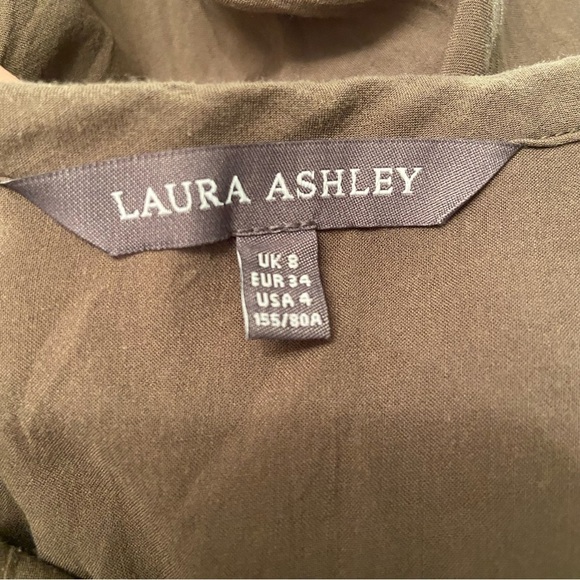 Laura Ashley women’s beige coloured hi low button blouse in size 4 - Picture 8 of 10